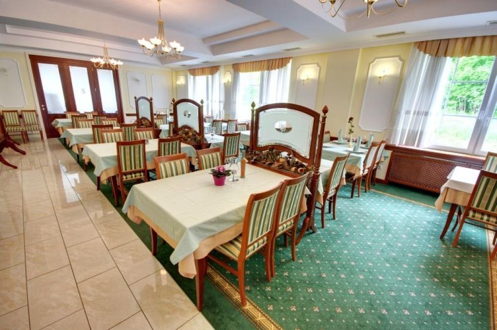 Hotel Cateski Dvorec Catez ob Savi Eksteriør billede
